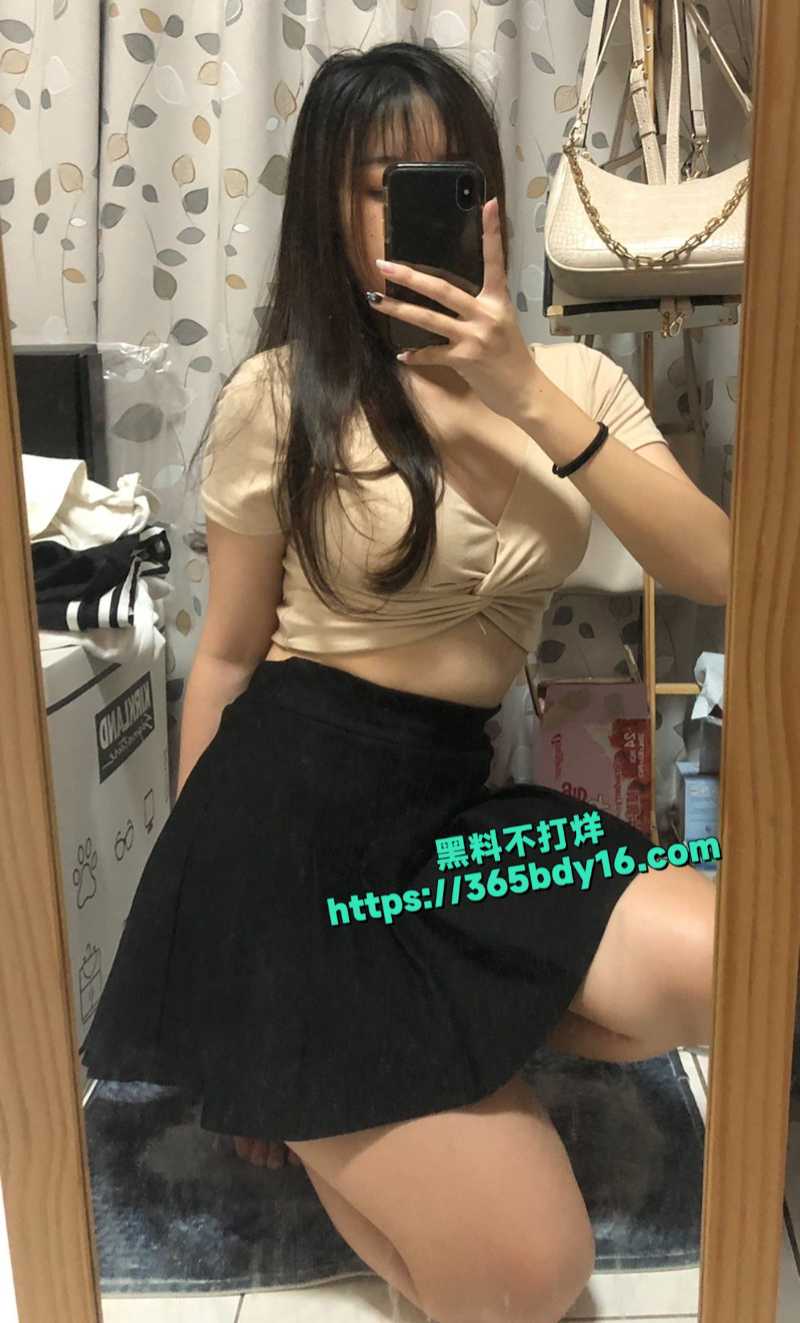 超骚的高二刘海妹子黄颖萱12