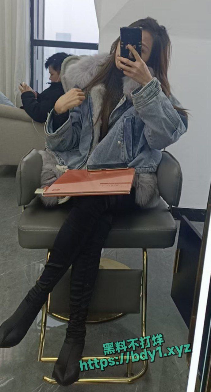厦门健身教练宋恩慧假借带学员的借口从而钓凯子