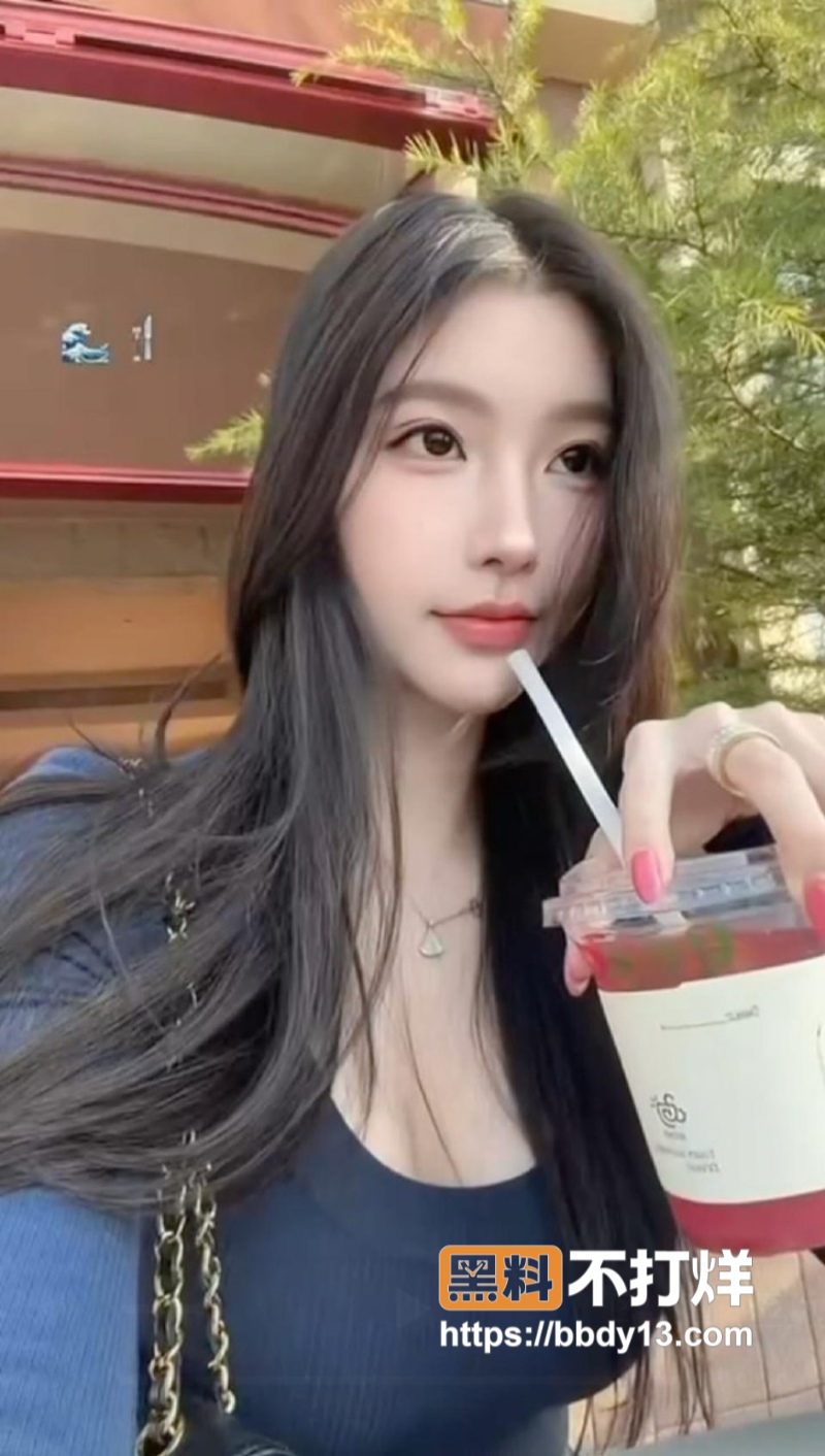 极品福利姬少女宿舍自拍展示03