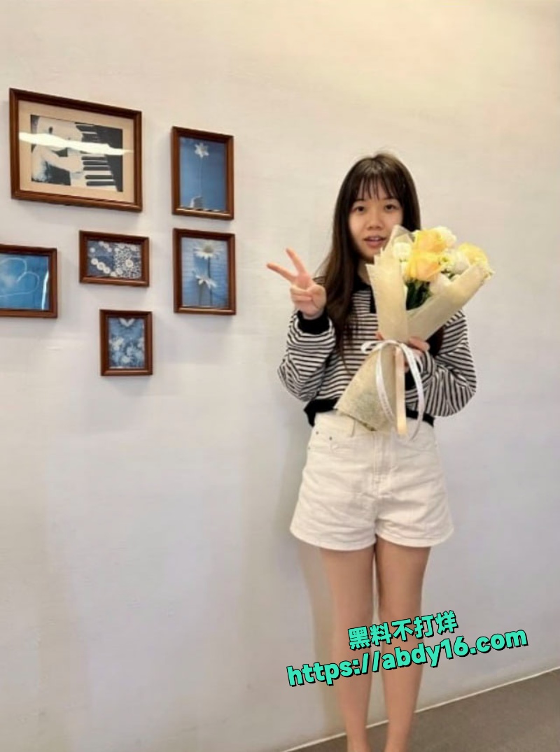 台南大学清纯系花杨君瑶性爱视频流出 1