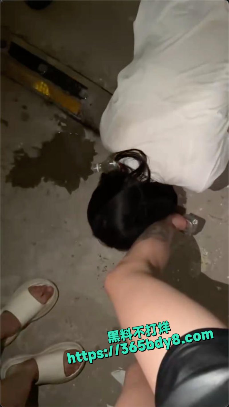 沂水精神小妹霸凌小女孩5