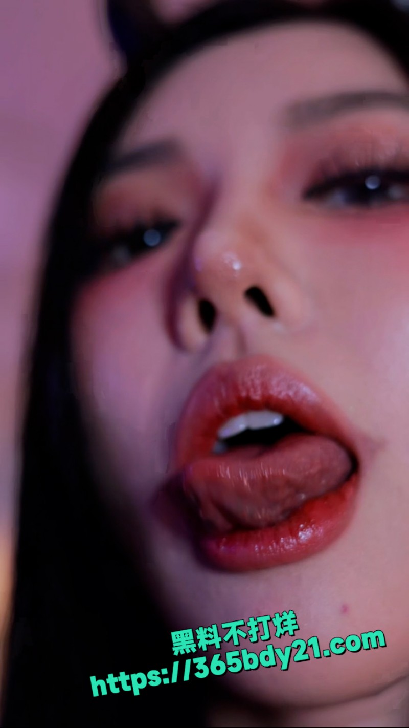 韩国反差女神Dongeuran 11