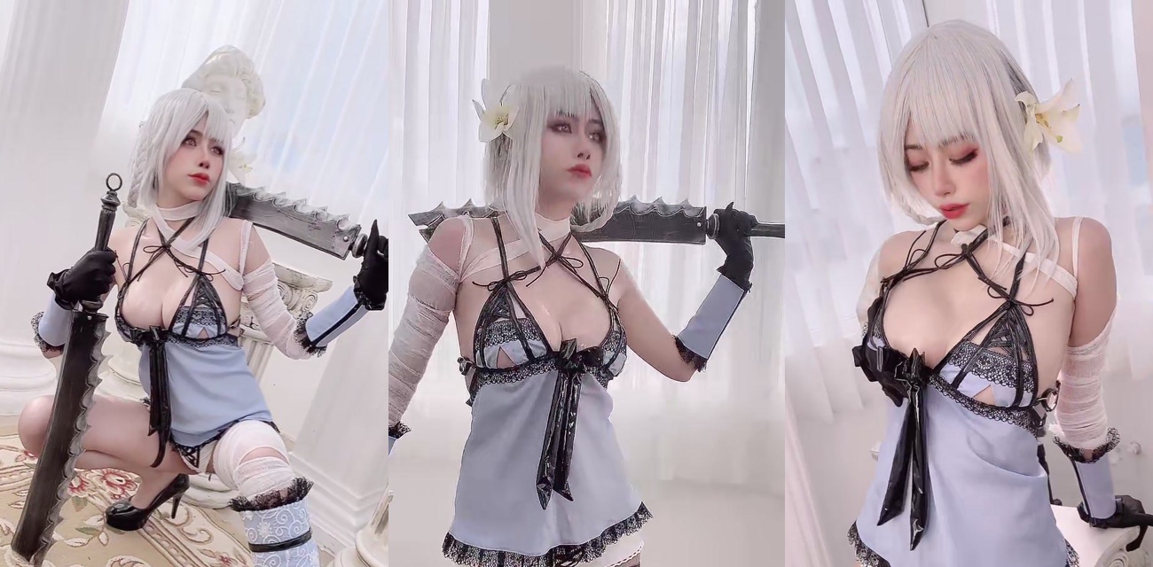 高颜值福利姬Byoru cos紧身凯妮 摆出各种姿势 曲线诱惑撩人