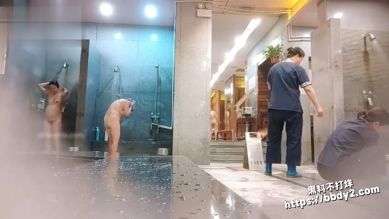 洗浴中心偷拍5