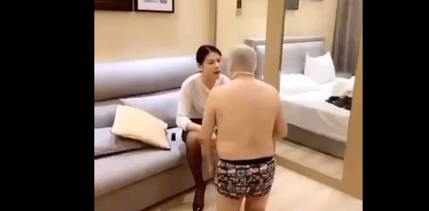 【新奇视频】女王调教翻车了啊