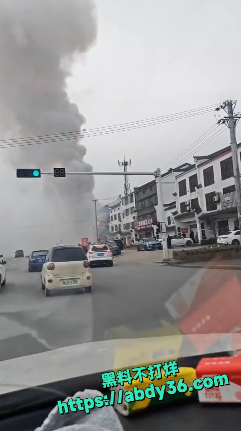 烟花爆竹门店起火爆炸 6