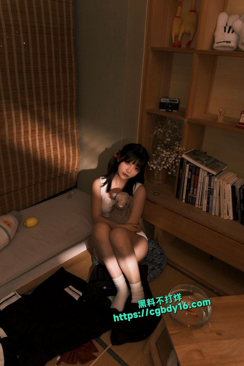 童颜巨乳女大学生星野柒兔的私拍福利21