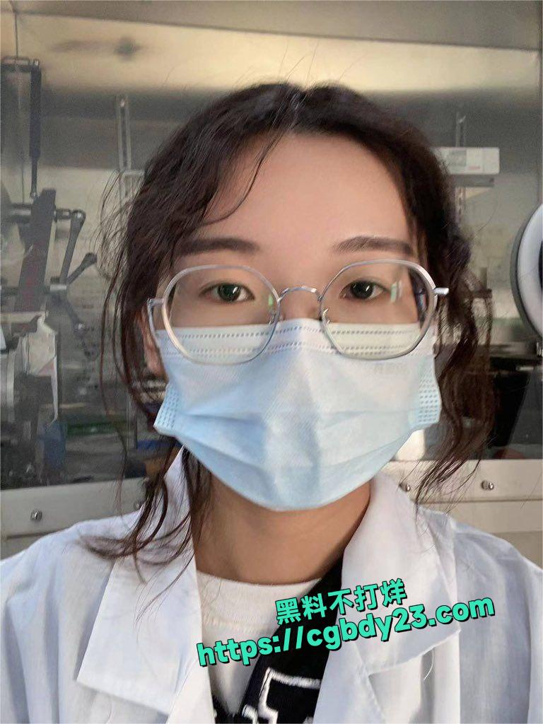 清纯腼腆的眼镜妹大学生8