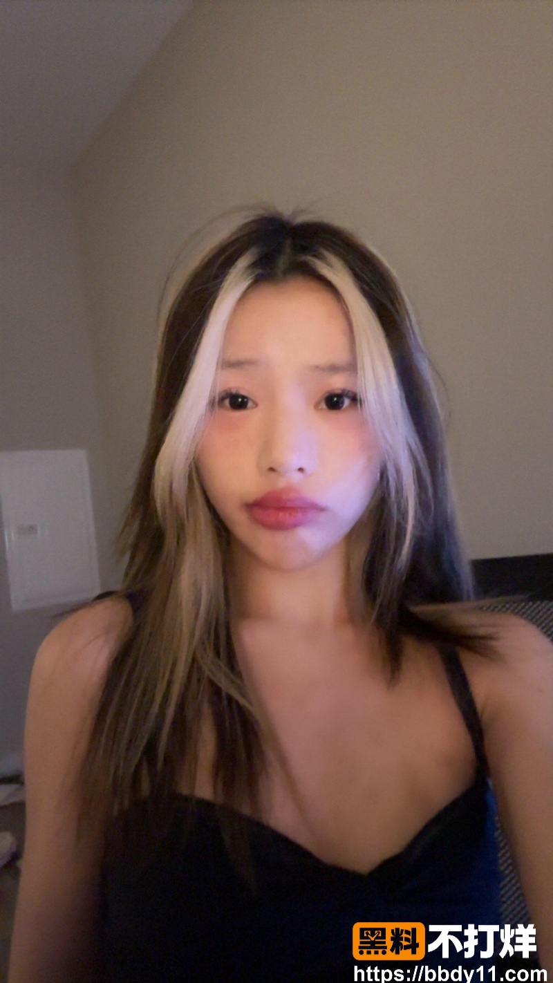 sophiekimm露脸自慰5