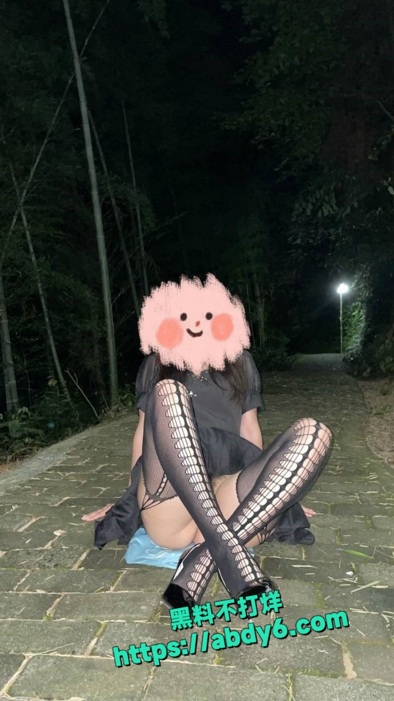 推特露出网红 奶味泡芙 8