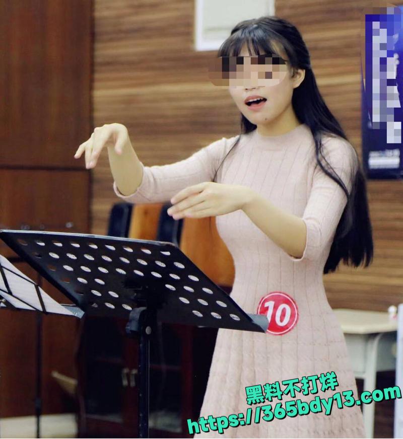 黑哥Leo约炮音乐老师私拍27.j
