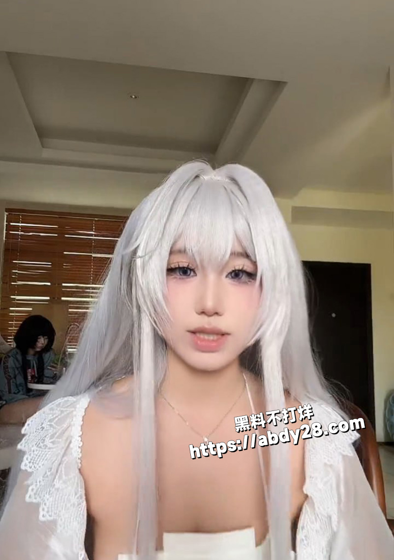 B站知名cos 囚禁aa5