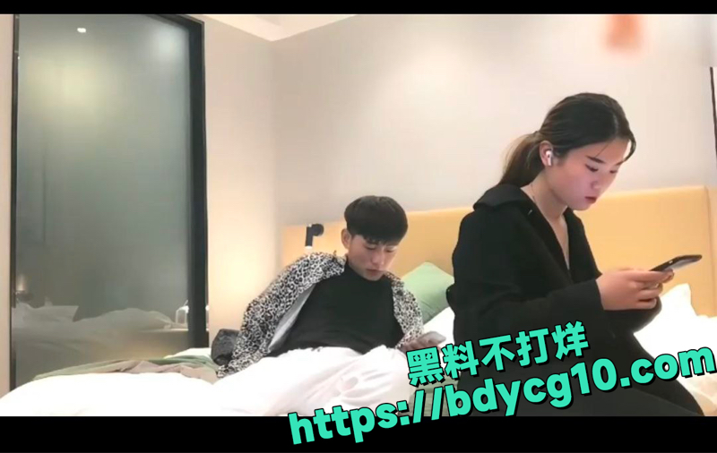 闺蜜被巨屌操翻 5