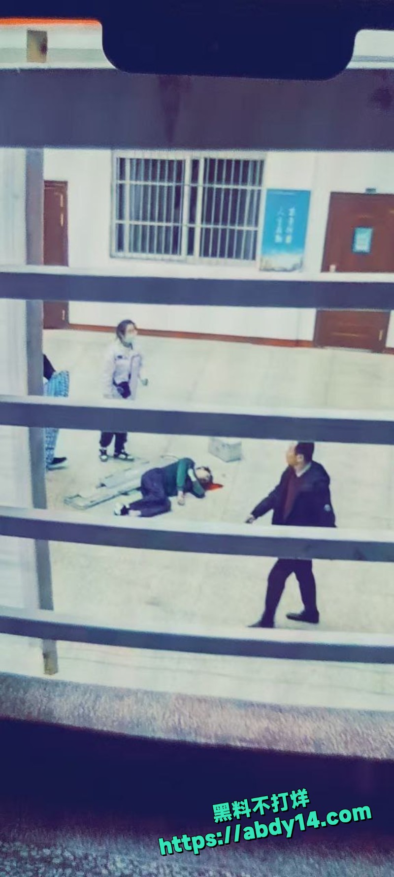 西安科技大学火灾学生跳楼8