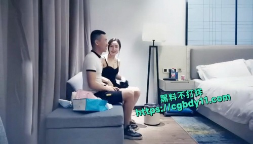 黑色长裙少妇，换上情趣护士装舔弄口交上位骑坐1