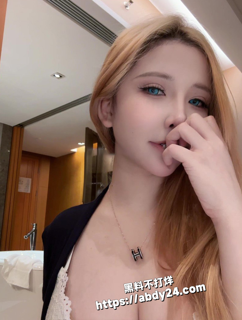 高颜值coser