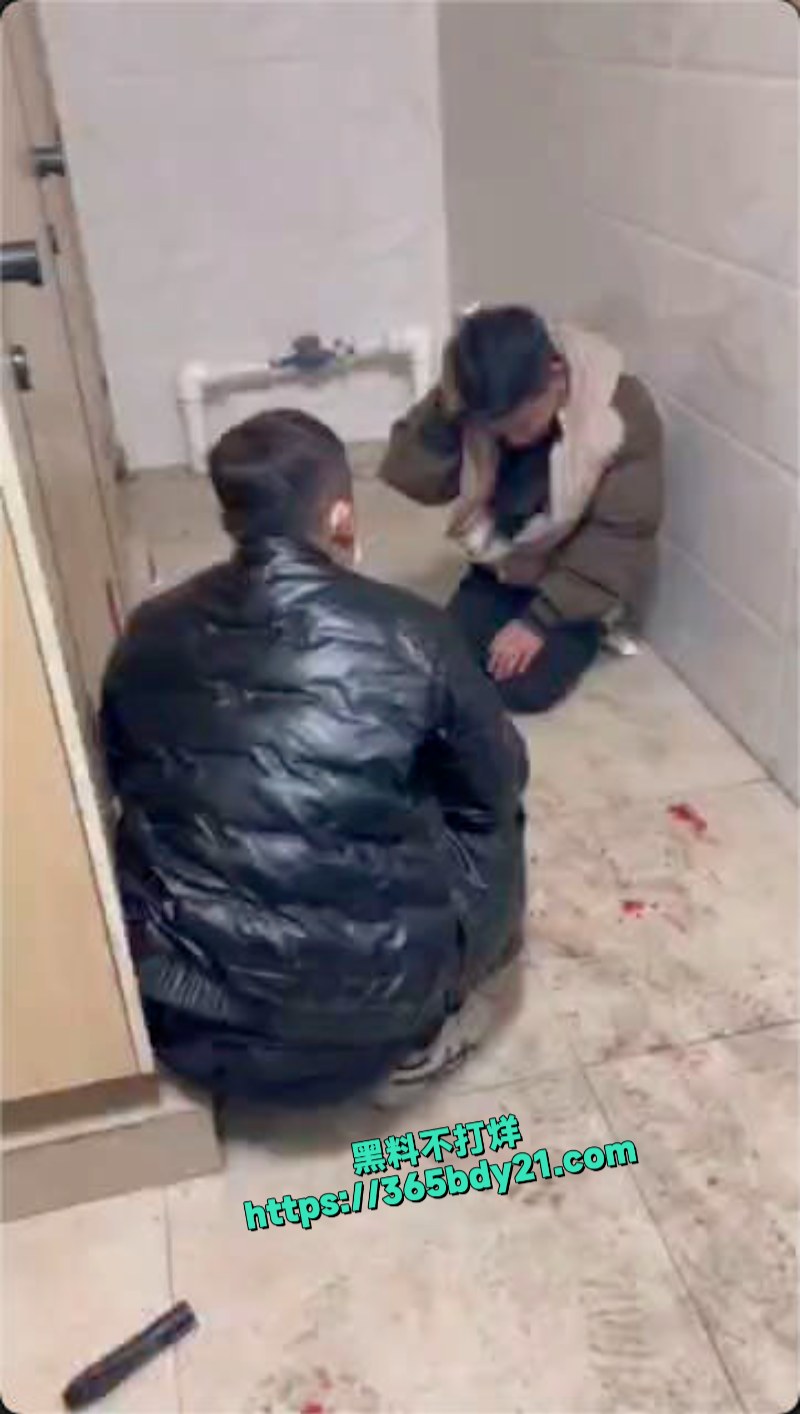 原配捉奸暴打奸夫淫妇现场实况  12