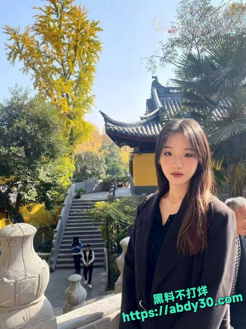 女大学生被渣男曝光大量私拍 2