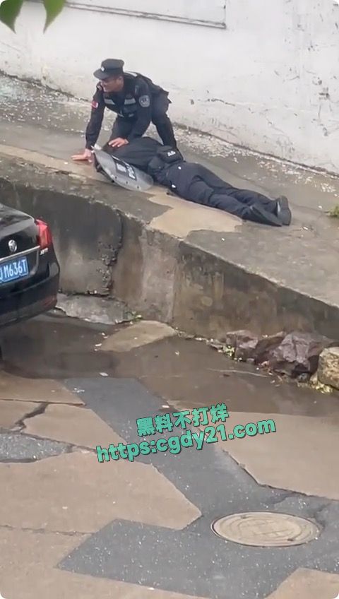 浙江省台州市临海古城附近发生警匪枪击案13