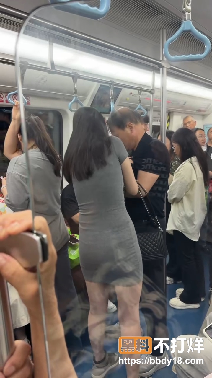 地铁偷拍事件引爆全网9