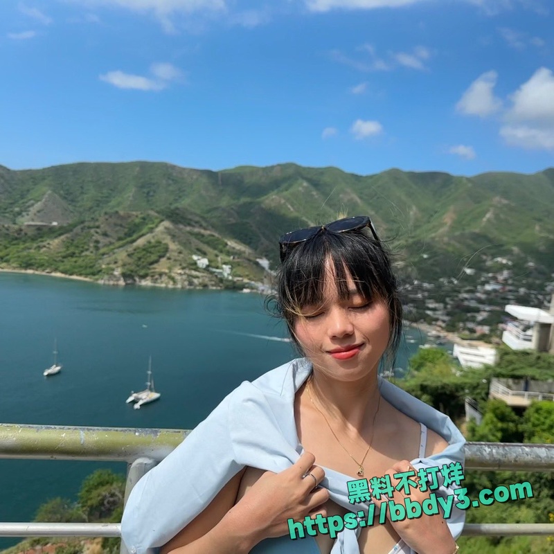 活泼的女孩8