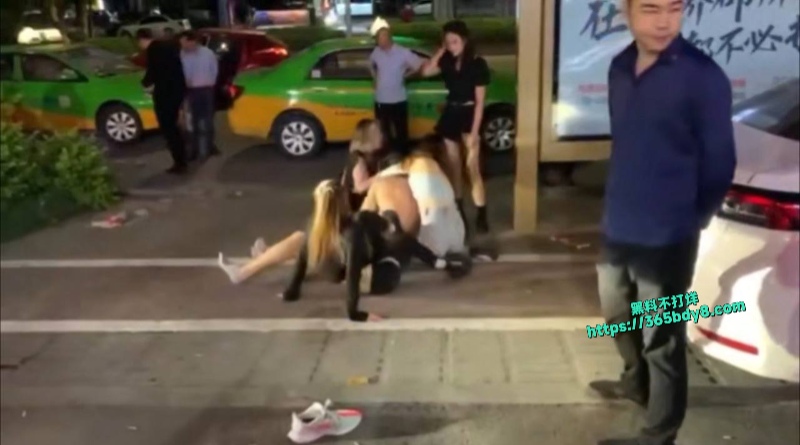 集美猛攻打渣男