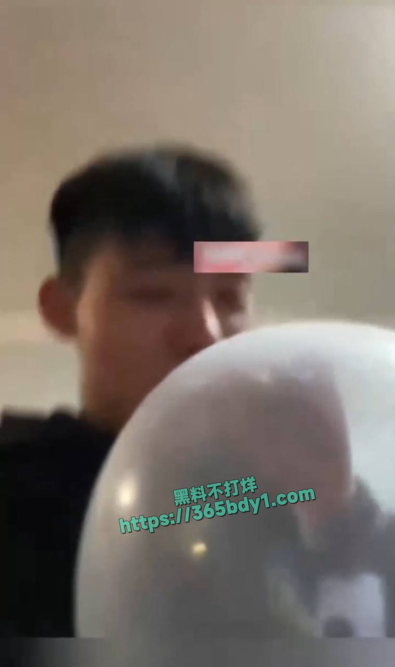 网传网红副官吸D被别人举报3