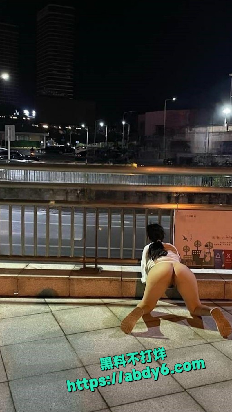 推特露出网红 奶味泡芙 7
