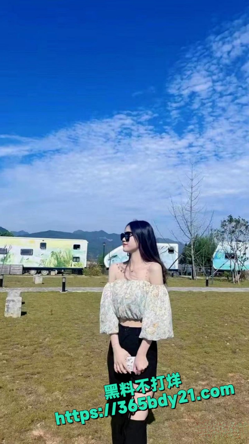 高颜值反差校花 9