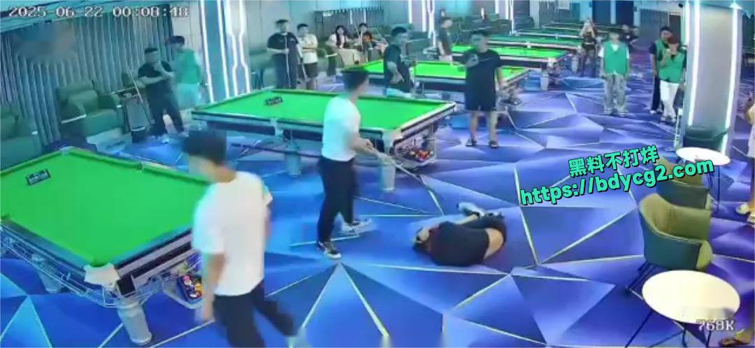台球厅打架4