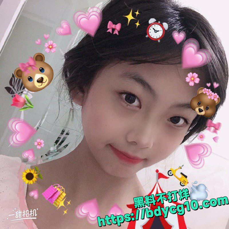 河北高三呆萌小萝莉黑丝自慰视频泄密2