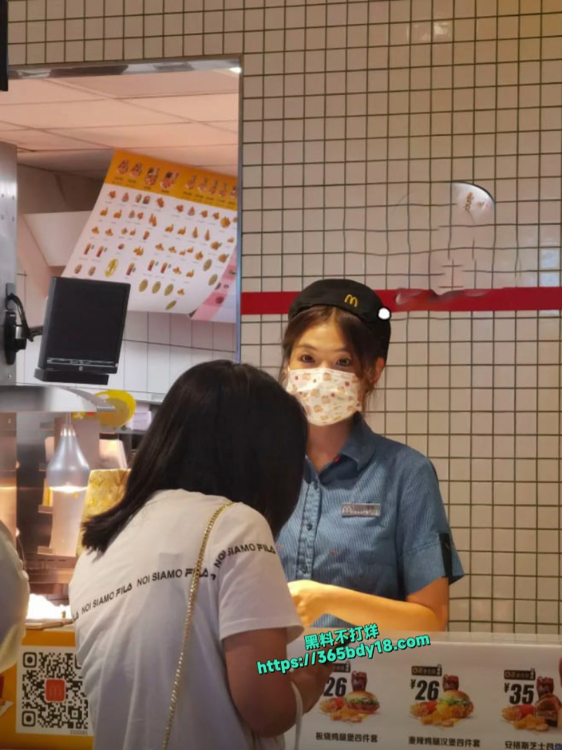 吉林长春约炮大神拿下麦当劳甜美店员 3