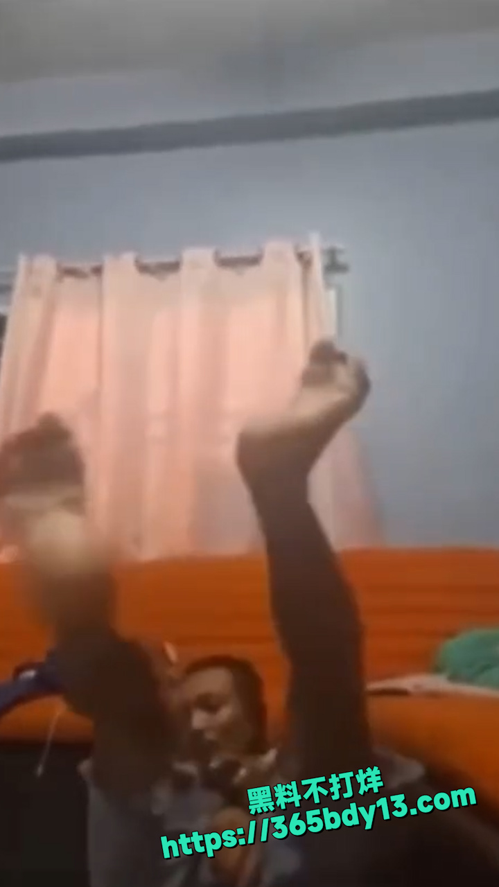 泰国男子直播开枪自杀 5