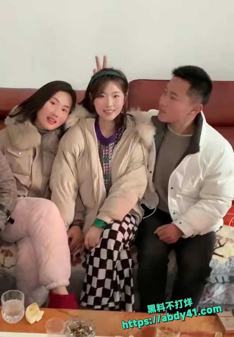 河南网红梁俊鹏妻子梁念霞儿女被发小杀害16