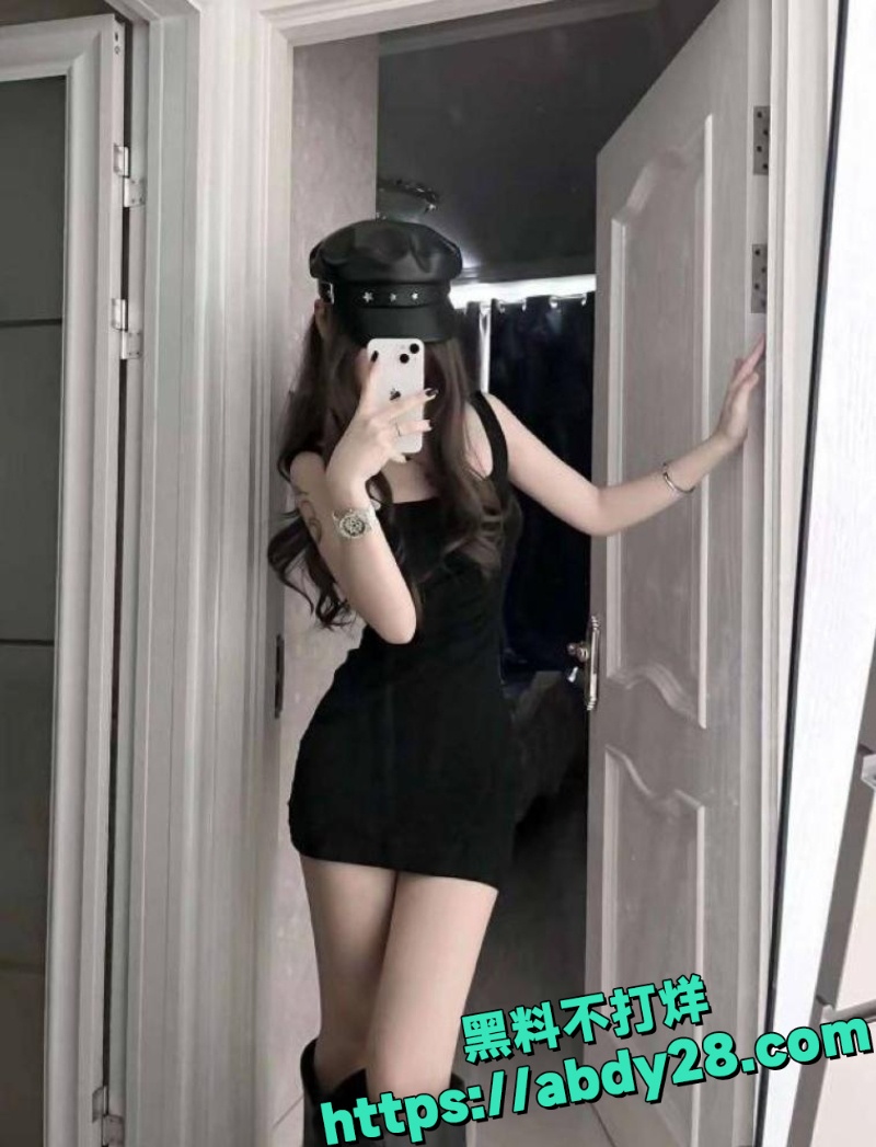 无锡3女1男酒店自拍发抖音16