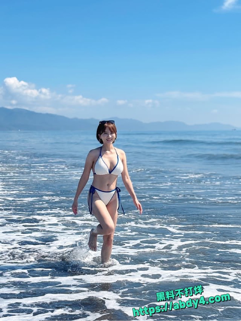 梁梁人妻反差写真视频曝光8