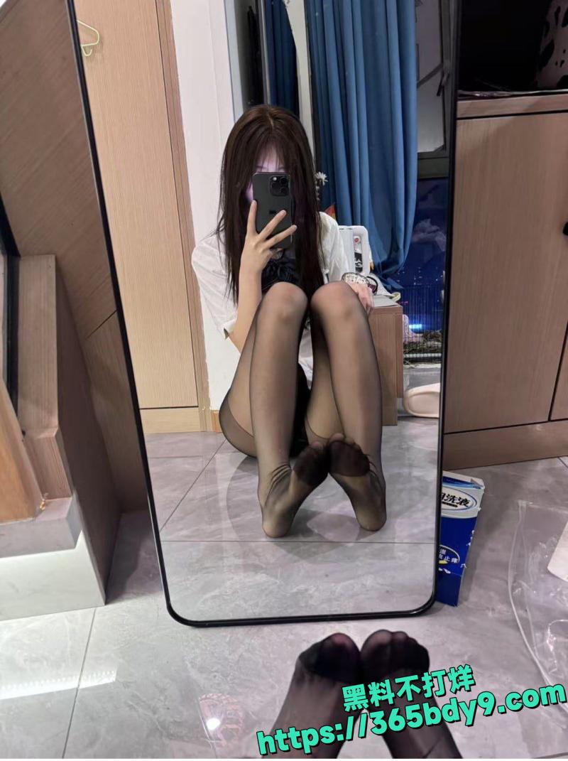 董香一只香大尺度私拍曝光1