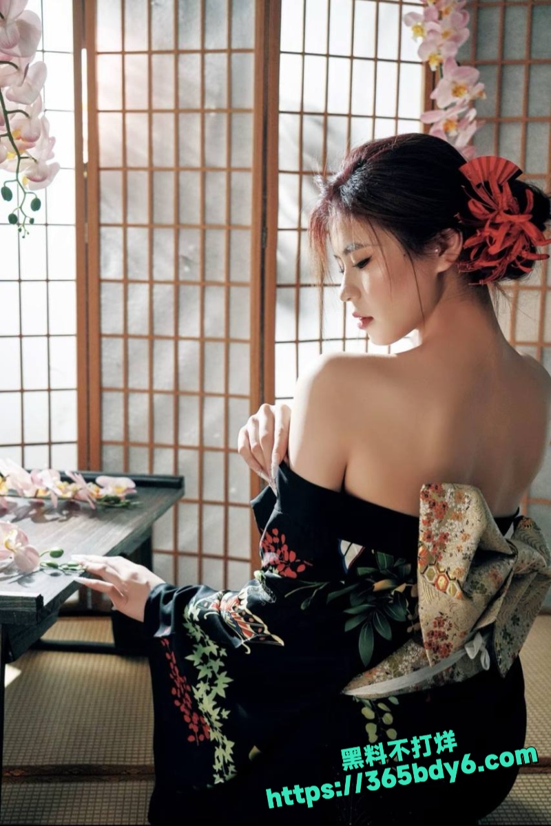 张慧雯反差婊本色尽显