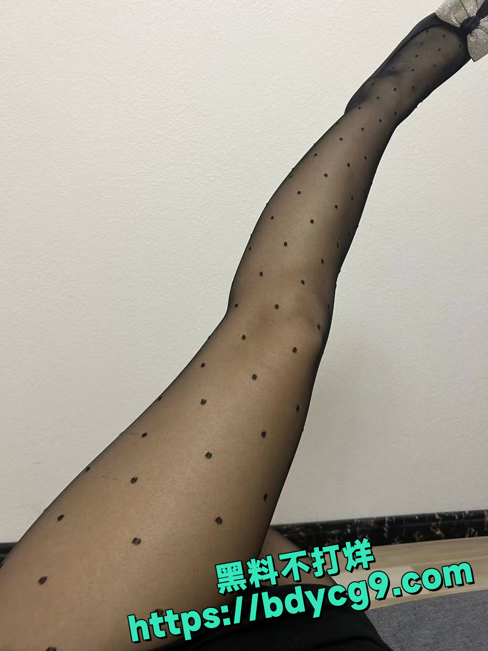抖音小骚货冯新媛放话要去会所酒吧卖身17