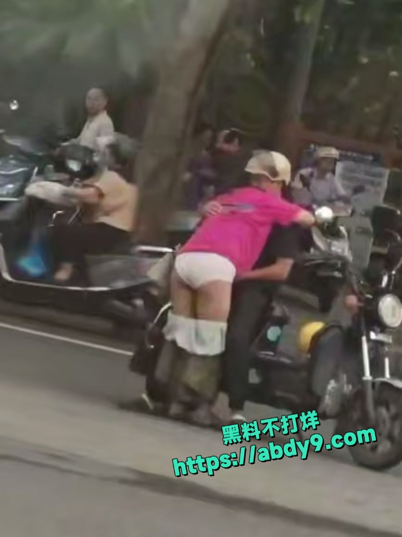 小情侣摩托车上车震 6