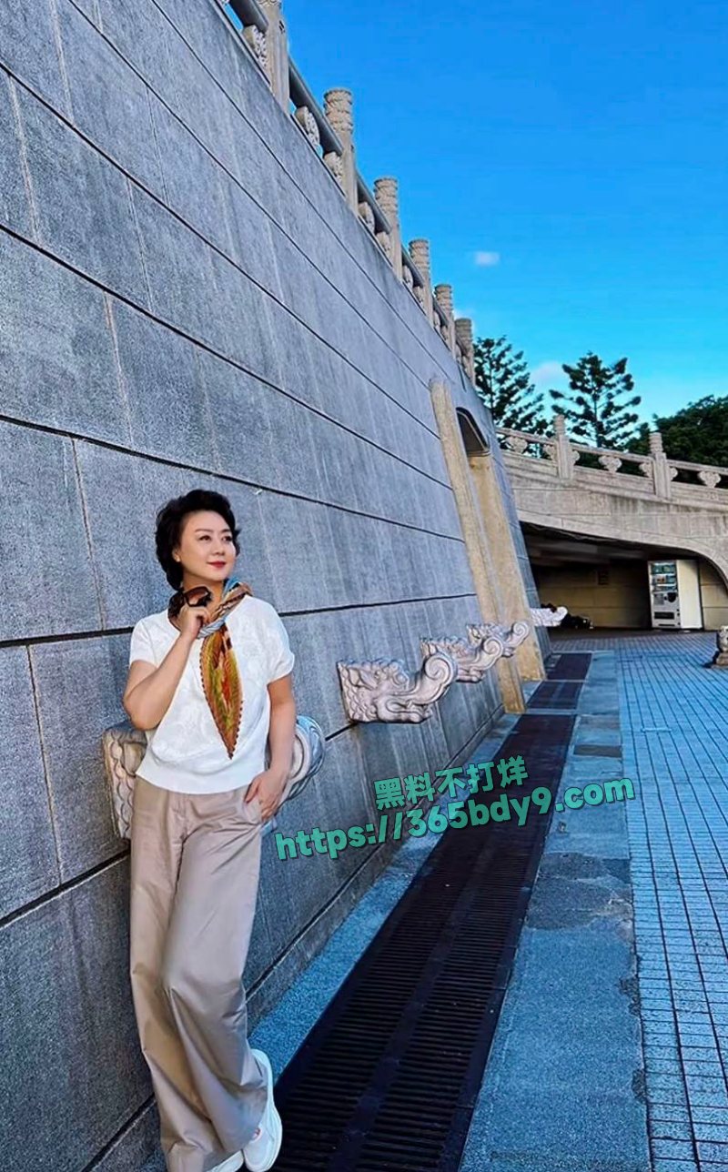 国家一级演员京剧第一美人李胜素与于魁智搞破鞋27