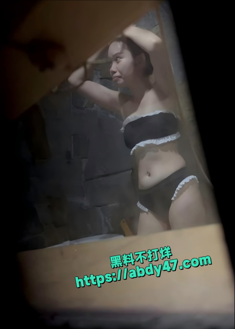 猥琐大神游泳馆偷拍04