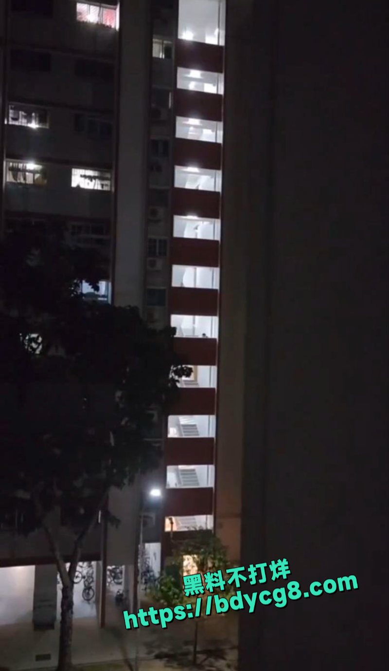 学生小情侣在楼梯间搞事情1