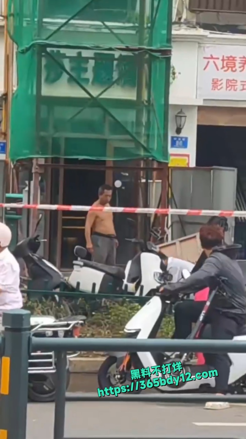 三亚酒店装修工程推车坠落砸中3名路人3