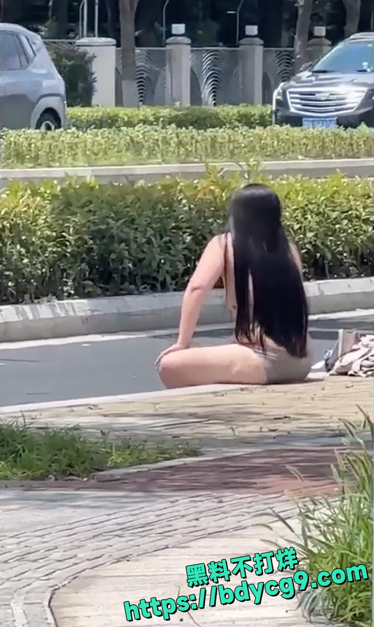 金鸡湖大道裸女2