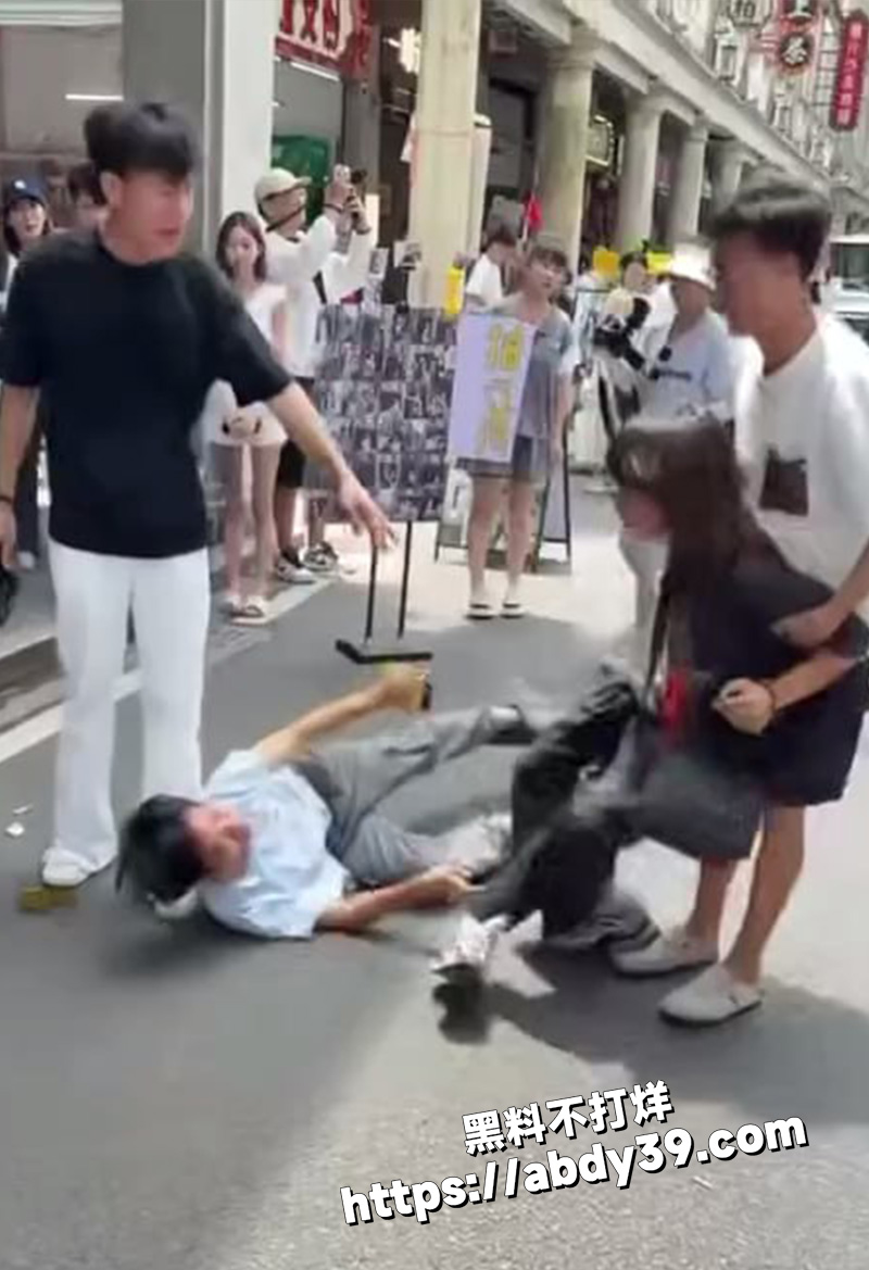 短头男骑脸输出.jpg4