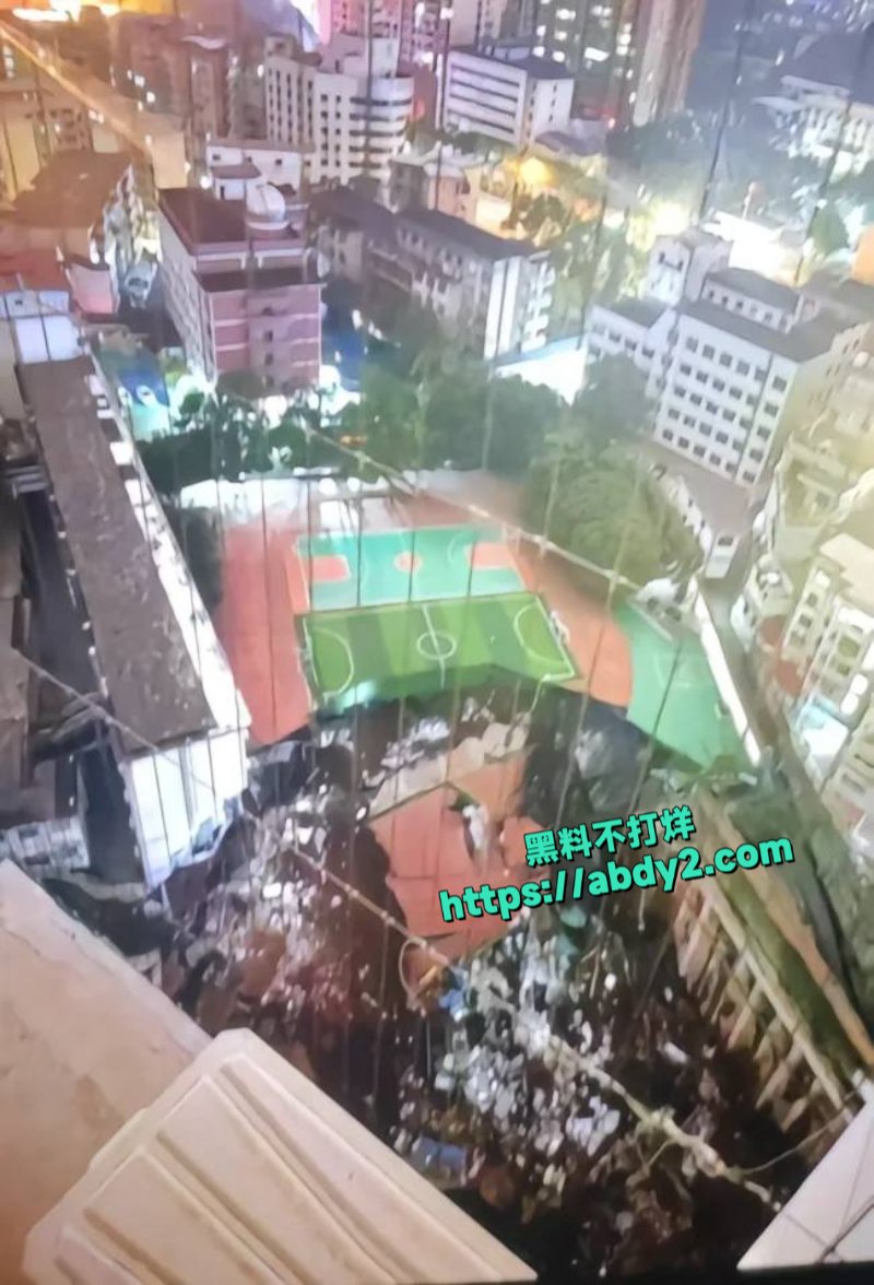 湖南邵阳资江小学教学楼垮塌3