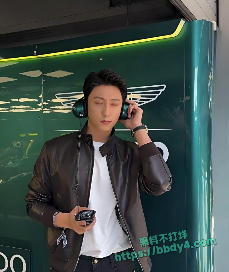 黄景瑜和王玉雯双双登上热搜15