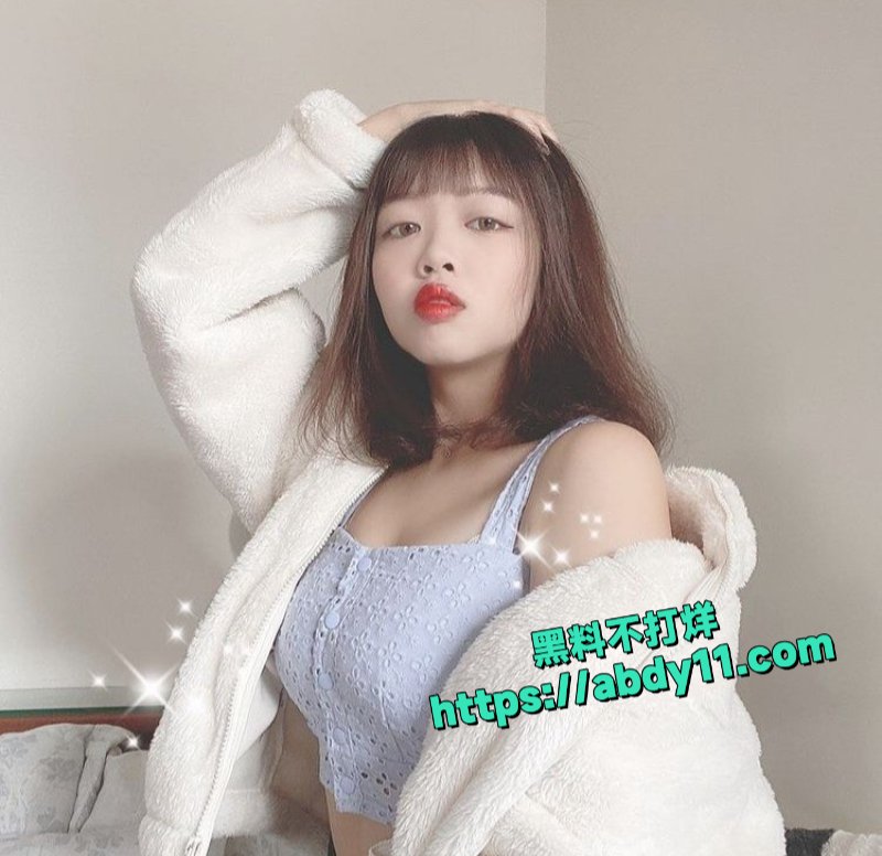 超可爱的B奶短发妹子