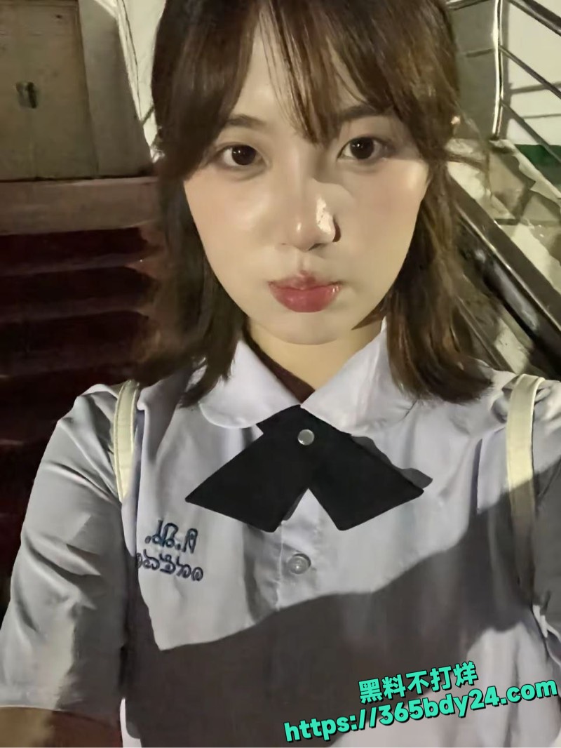 上海金融学院美女私拍泄密 6